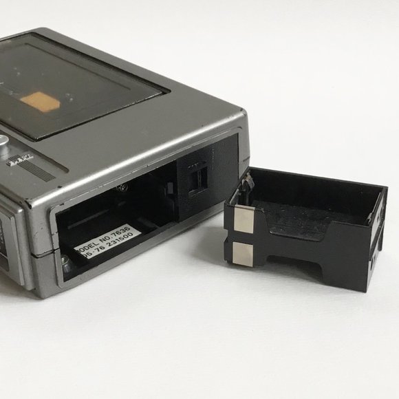 Vintage Soundesign 7636 Portable Cassette Recorder Player Japan - Picture 9 of 9